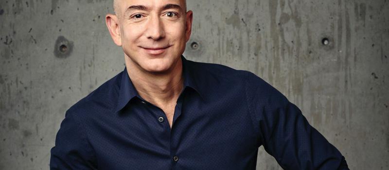 Imagen facilitada por la Editorial Planeta del fundador de Amazon, Jeff Bezos. 'Crea y Divaga. Vida y reflexiones de Jeff Bezos', de la editorial Planeta, es el título de este libro que se publicará simultáneamente en 20 países, el próximo 19 de noviembre