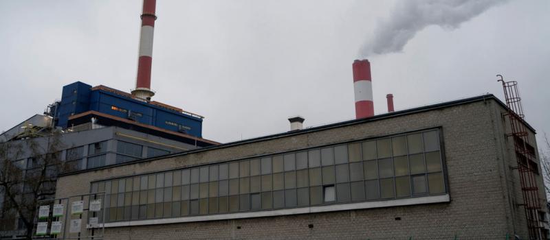 Vista de la central térmica de Siekierki, en Polonia, que depende en un 80% del carbón, prevé un largo y difícil adiós a la energía térmica, para cumplir compromisos climáticos europeos. Fotos: EFE