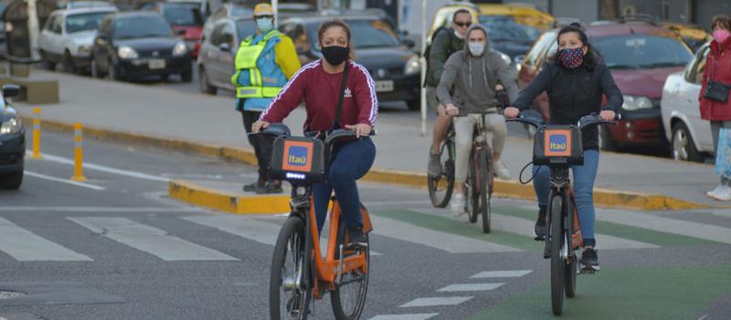 Una de las políticas destacadas de Buenos Aires es la promoción de ciclovías, que alcanzan los 500 km. Cortesía de  buenosaires.gob.ar