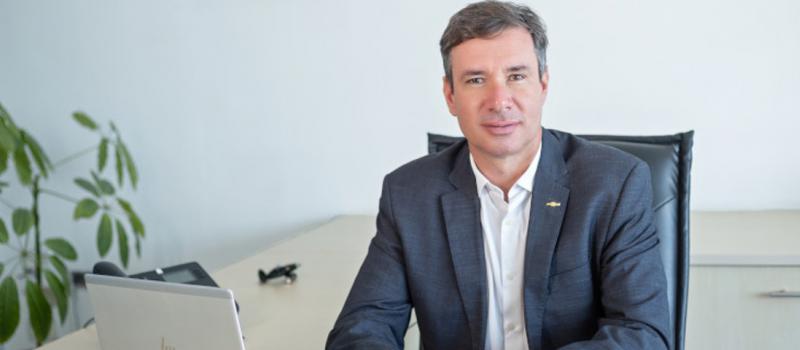 Marcus de Oliveira, director comercial de General Motors Ecuador. En la edición anterior se confundió su nombre con el de Xavier Tobar.