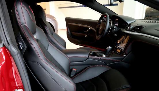 En la foto, el interior del Maserati GT un auto deportivo. Foto: Diego Pallero / EL COMERCIO