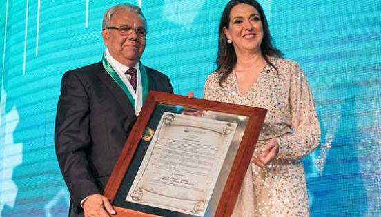 José Jaramillo en su premiación como el Mejor Industrial 2019. Foto: archivo particular