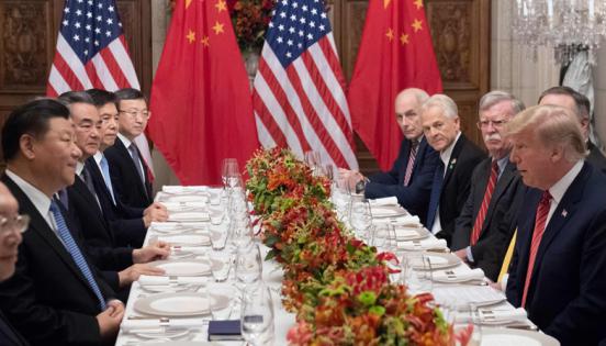 Los presidente de China, Xi Jinping, y Estados Unidos, Donald Trump, se reunieron fuera de la agenda del G20. Foto: AFP
