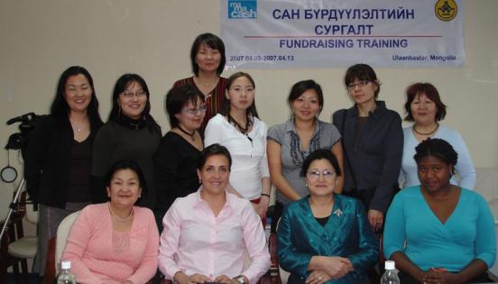 aparece trabajando para la organización  MamaCash en el Ulambataar, Mongolia.