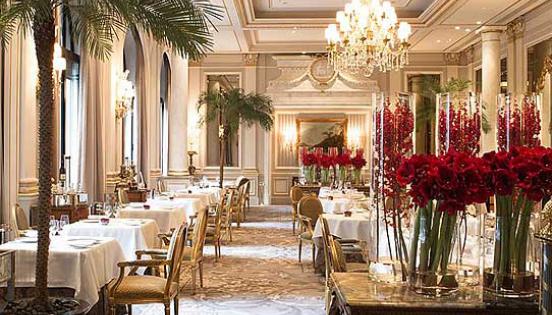 El Hotel Four Seasons, en París, cuenta con una agenda navideña. Foto:  Hotel Four Seasons