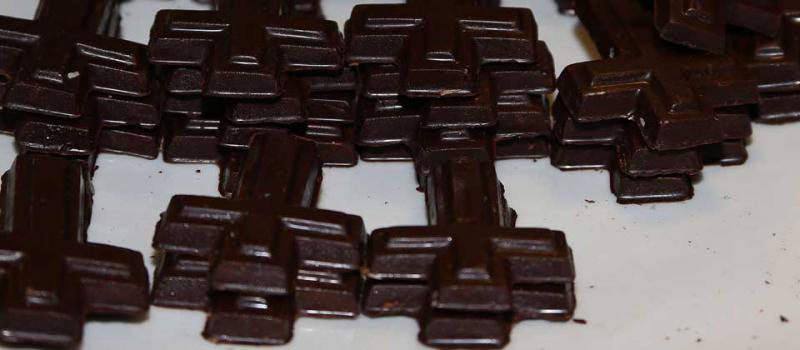 30 años en el mercado cumplirá el emprendimiento de chocolates artesanales y artesanías Khipus. El local está ubicada en la calle la Ronda. Foto: Alfredo Lagla/ LÍDERES