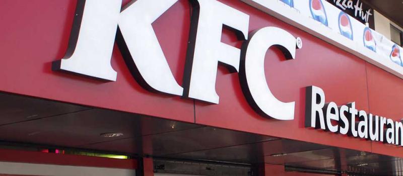 6. Conocidos mundialmente, KFC se situó en la sexta casilla de la lista. Tiene 13 846 tiendas en el mundo y el costo para franquiciar la marca está entre los USD 1,3 millones y USD 2,5 millones. Foto: Archivo/ AFP